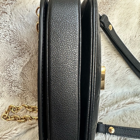 Louis Vuitton Pochette Métis East West Monogram Empreinte Leather Black - Picture 9 of 16